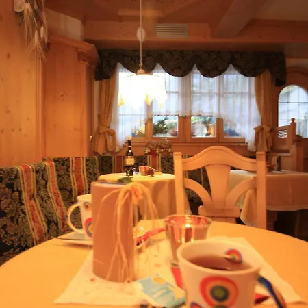 Hotel Garni Val De Costa 3*