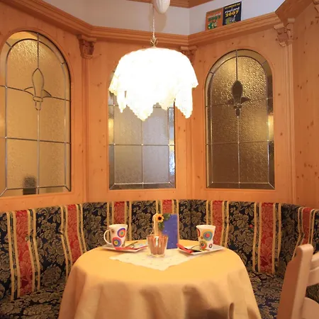 Hotel Garni Val De Costa 3*