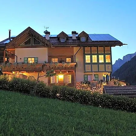 فندق Garni Val De Costa 3*